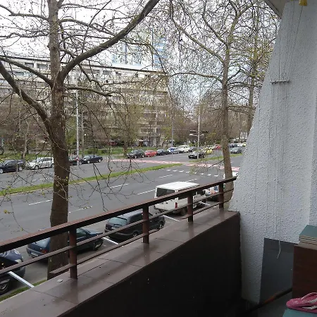 Demokratcia Apartment