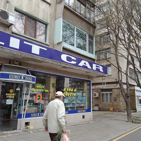 Apartment Demokratcia